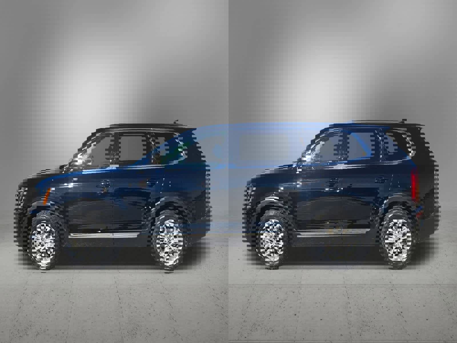 Certified 2022 Kia Telluride LX image 3