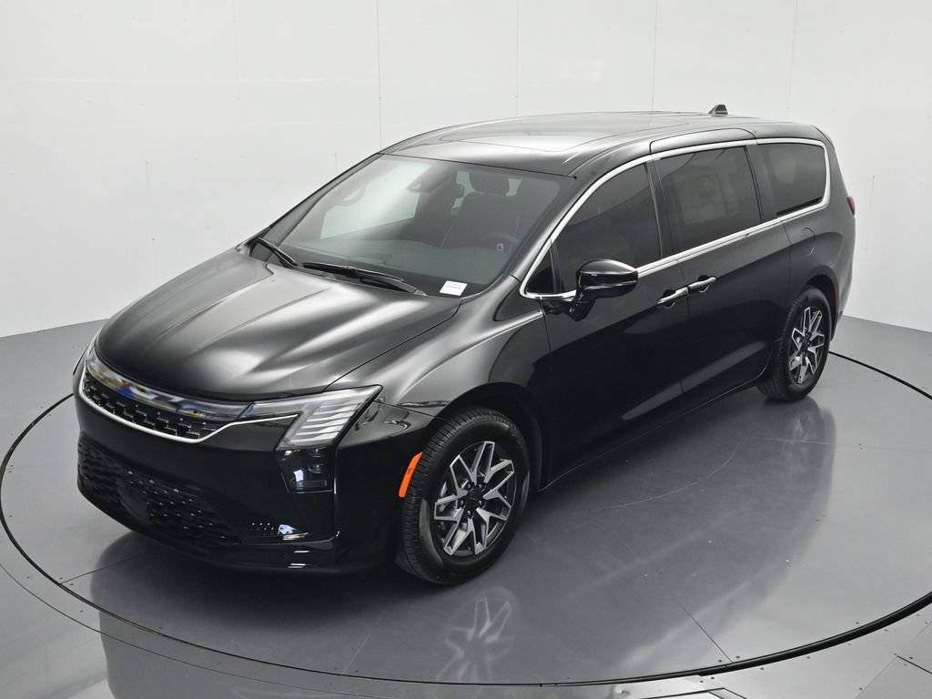New 2027 Chrysler Pacifica Limited w/ Family Tech Group FWD image 31