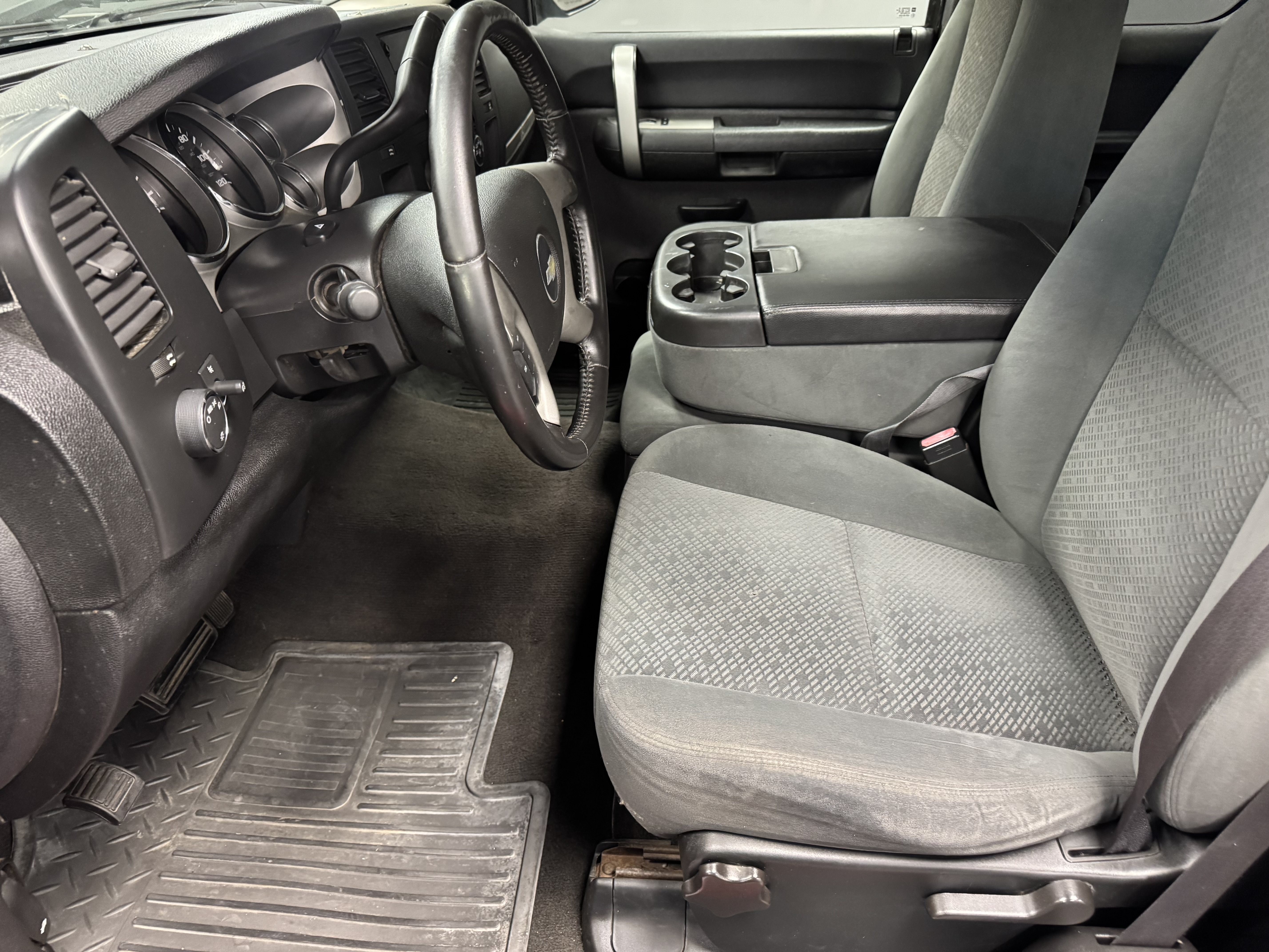 Used 2008 Chevrolet Silverado 1500 LT w/ Texas Edition RWD image 9