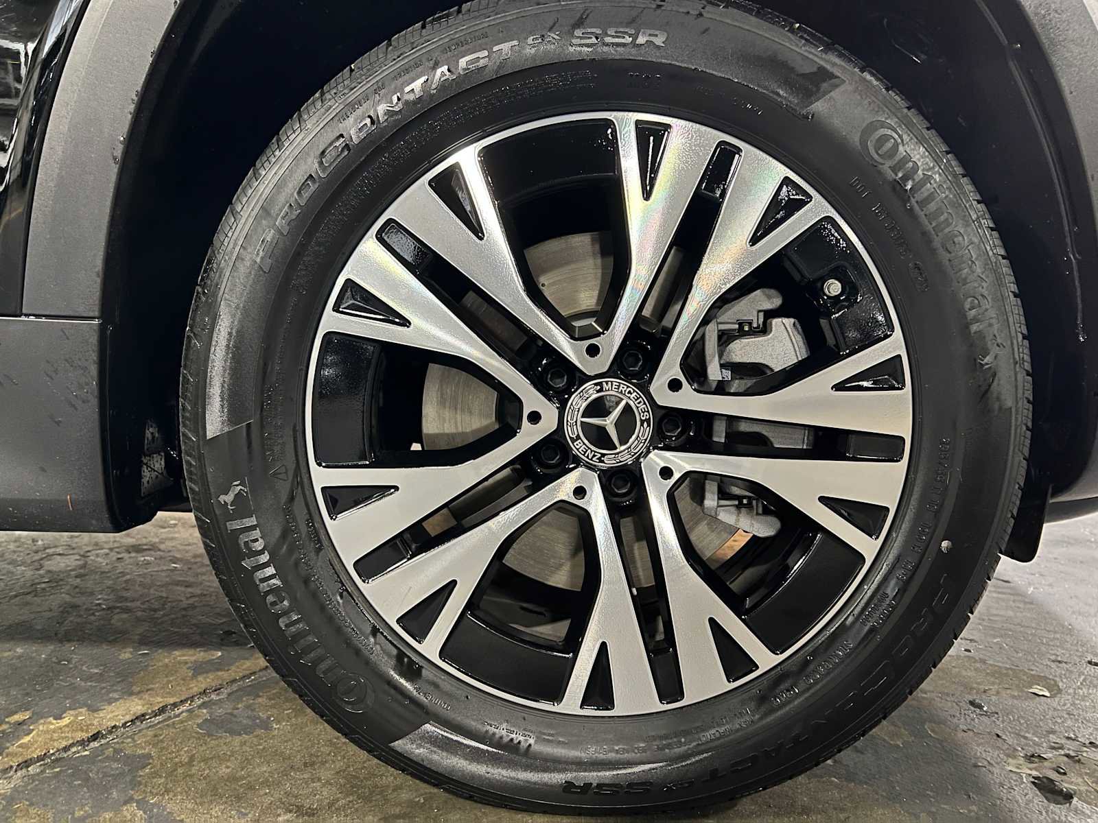 Used 2025 Mercedes-Benz GLB 250 4MATIC image 9