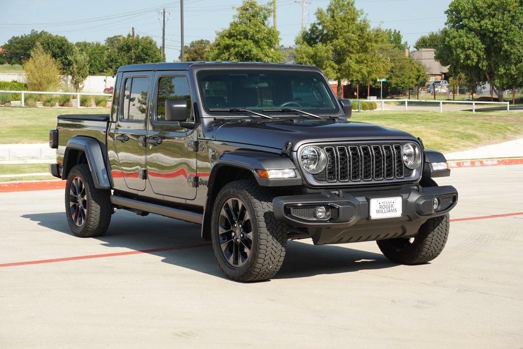 Used 2025 Jeep Gladiator Sport AWD/4WD image 6