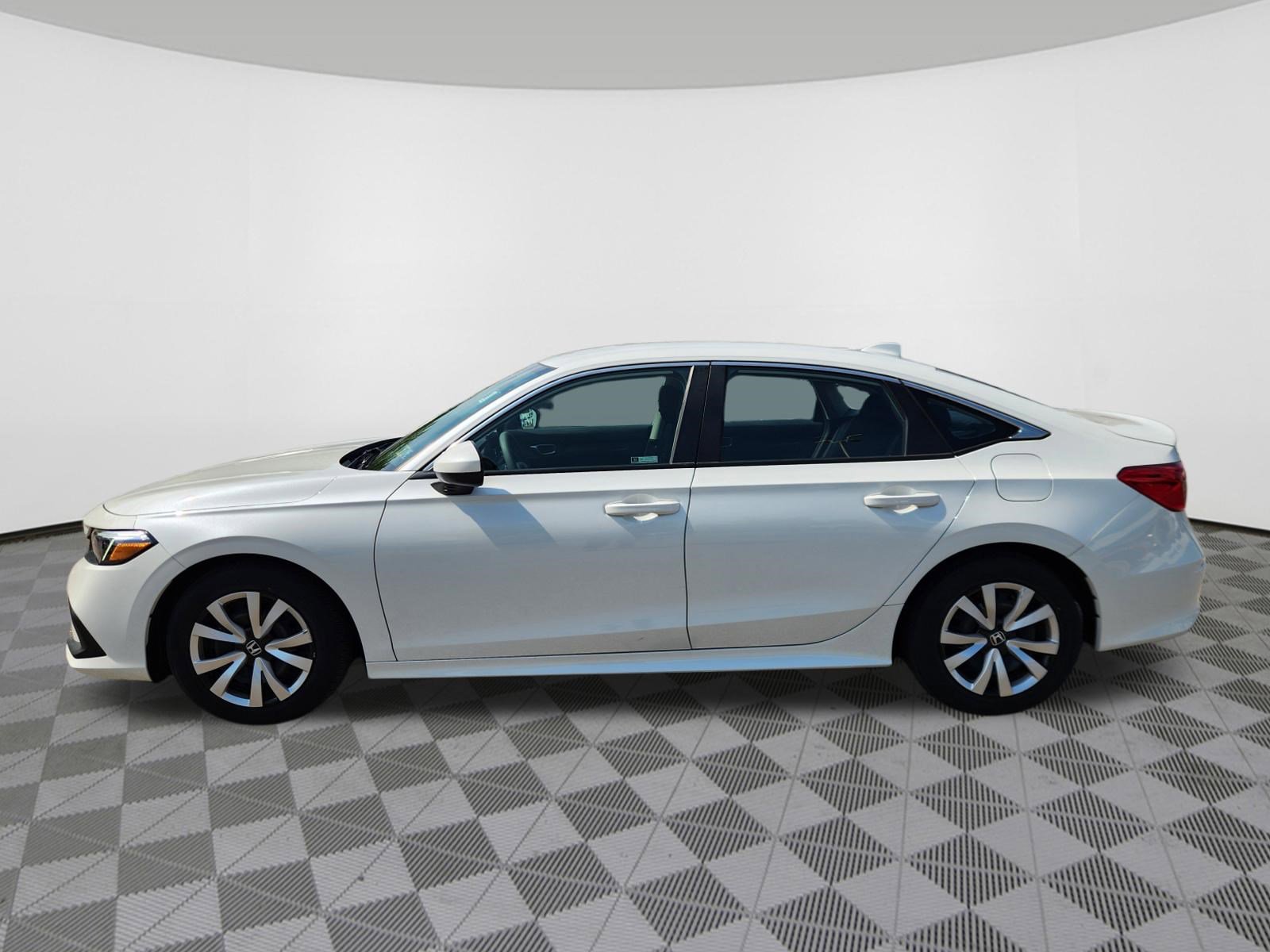 Used 2023 Honda Civic LX image 5