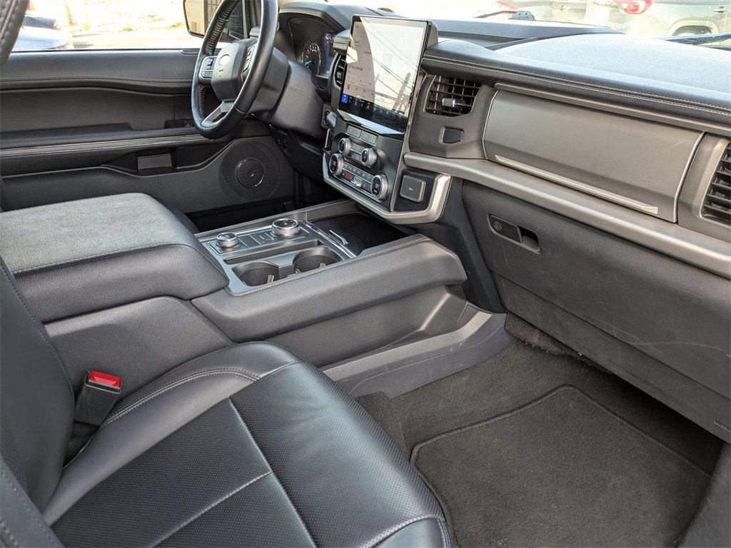 Used 2024 Ford Expedition Max XLT image 39