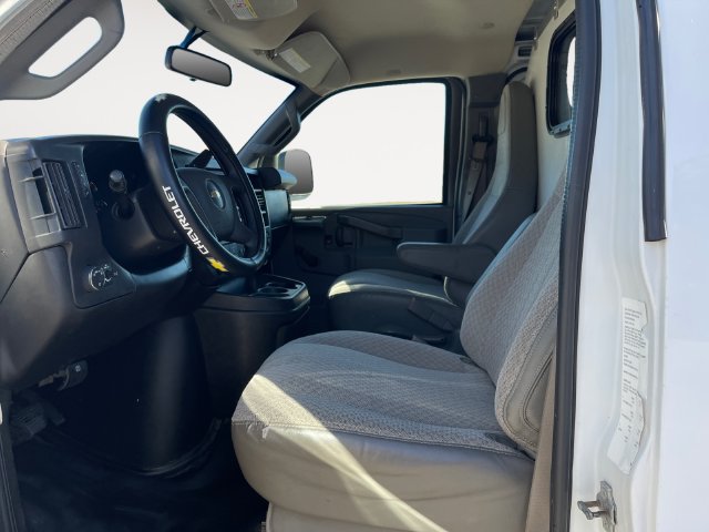 Used 2018 Chevrolet Express 2500 RWD image 9