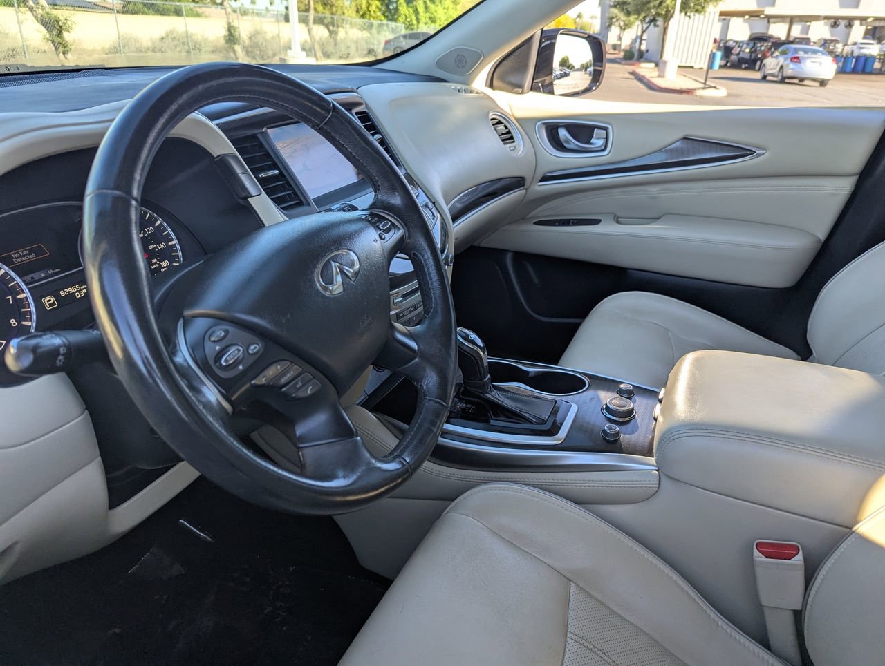 Used 2019 INFINITI QX60 Luxe w/ Essential Package image 18