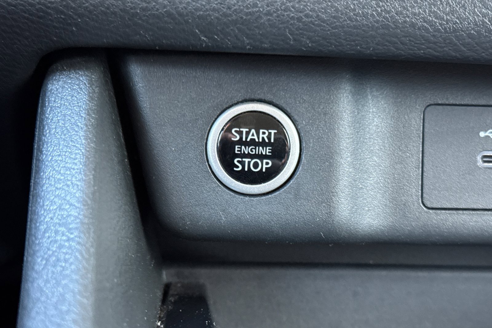 Certified 2023 Nissan Rogue SV image 25