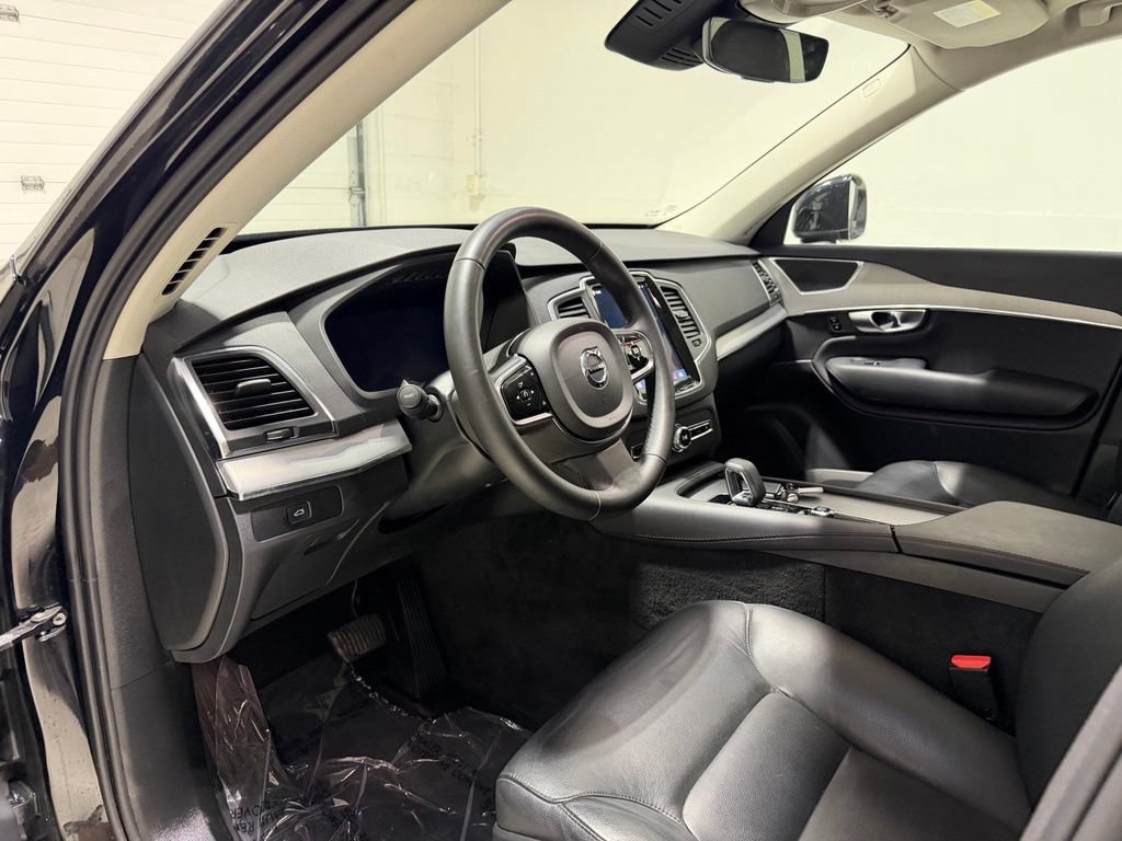 Used 2024 Volvo XC90 B5 Core w/ Protection Package Premier AWD/4WD image 12