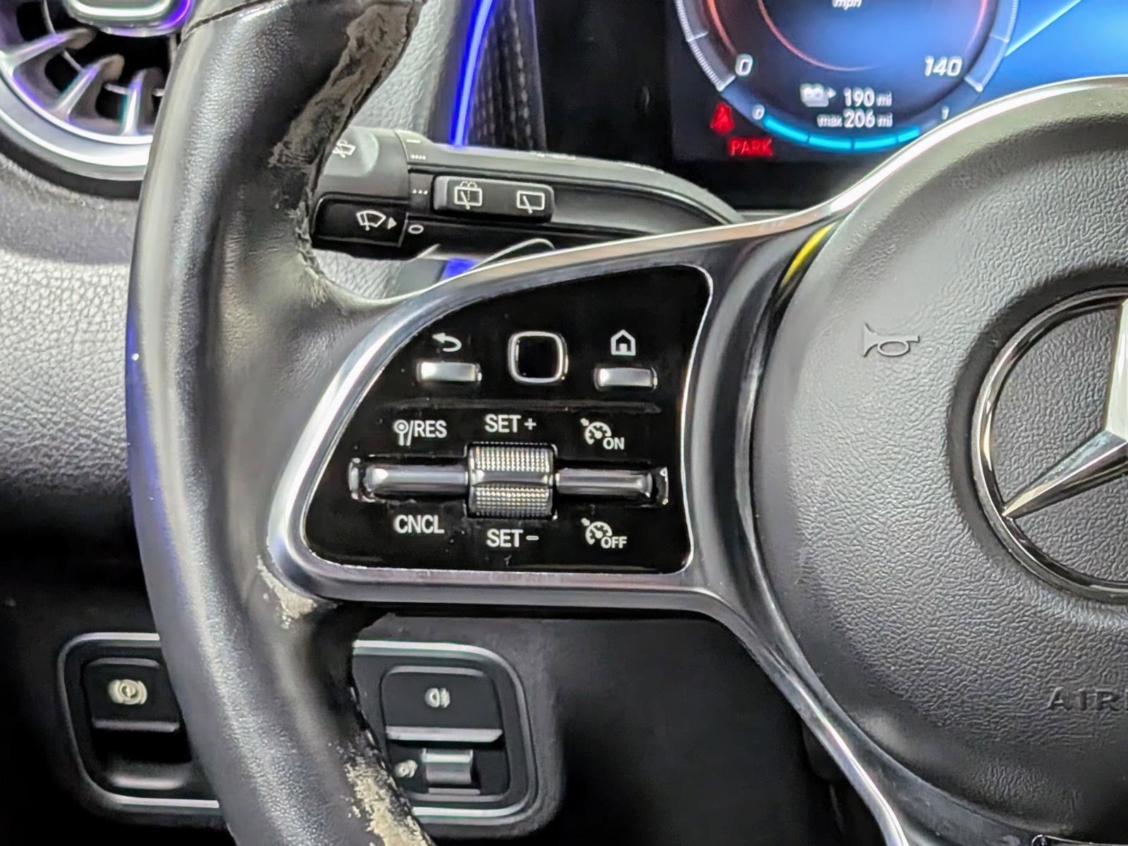 Used 2023 Mercedes-Benz EQB 300 4MATIC image 34