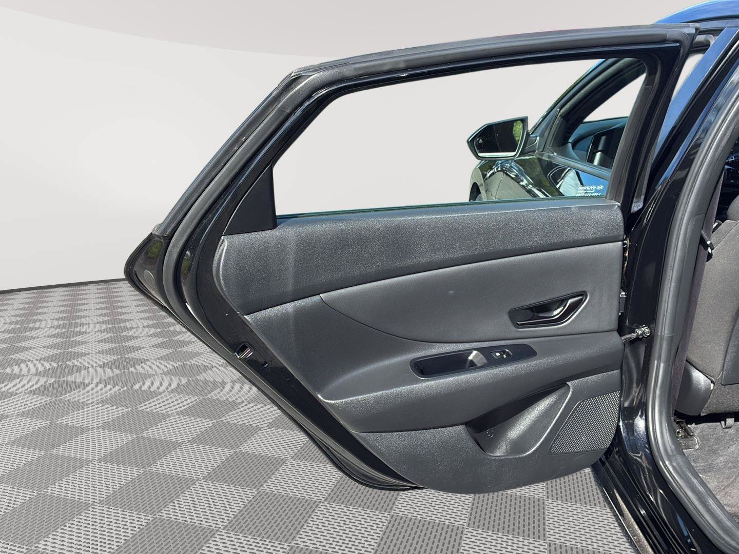 Certified 2025 Hyundai Elantra Sport FWD image 23