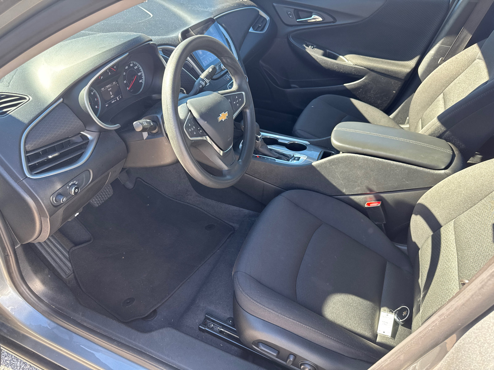 Used 2025 Chevrolet Malibu LT image 9