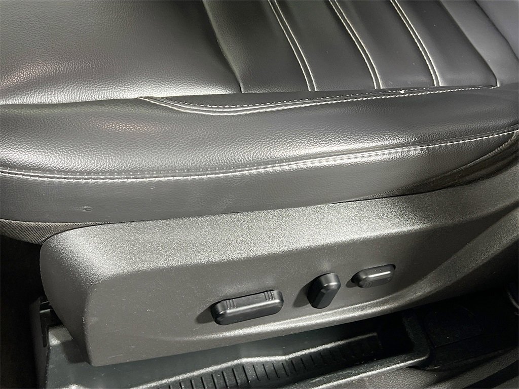 Used 2019 Ford Escape SEL image 18