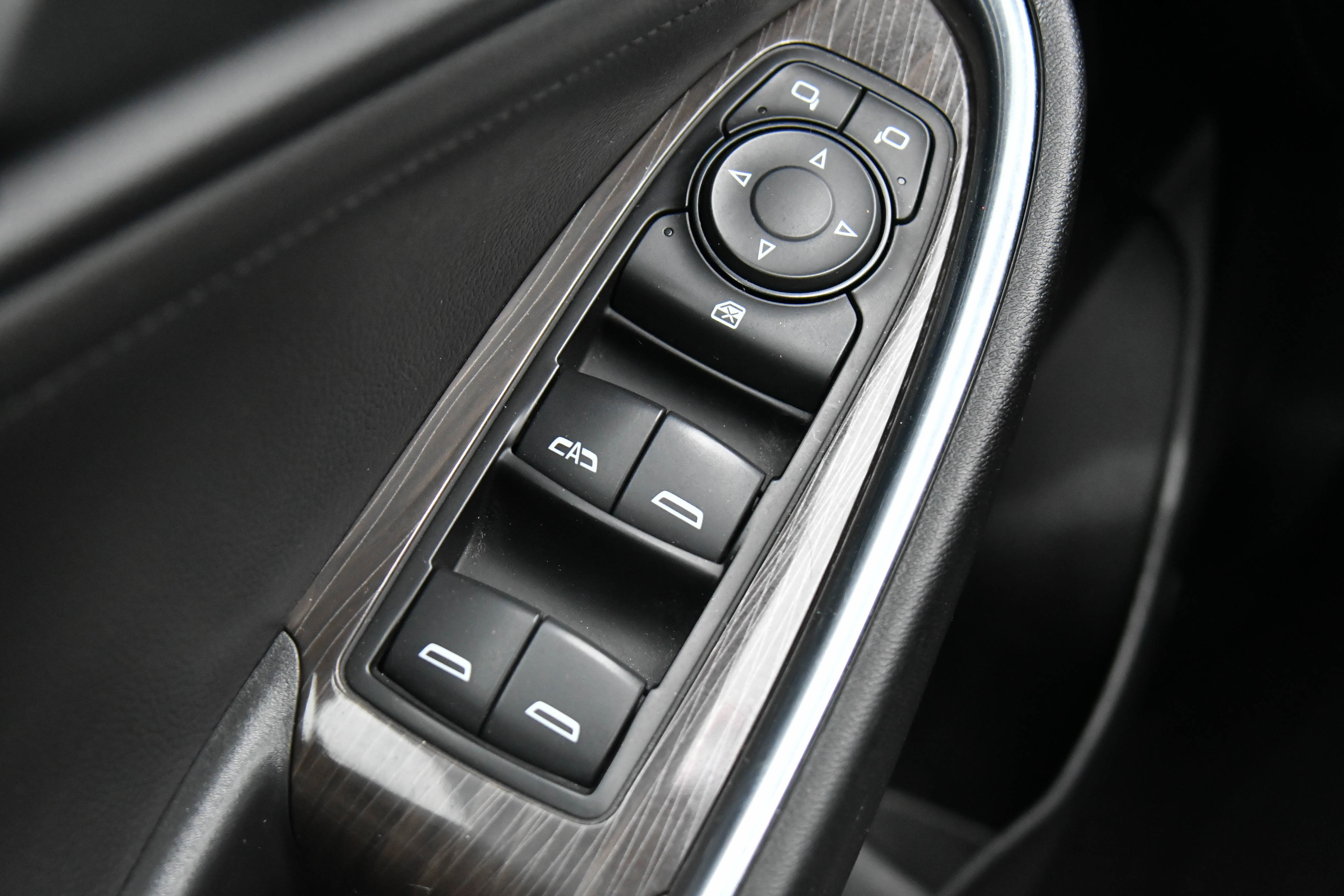 Used 2023 Chevrolet Malibu LT image 32