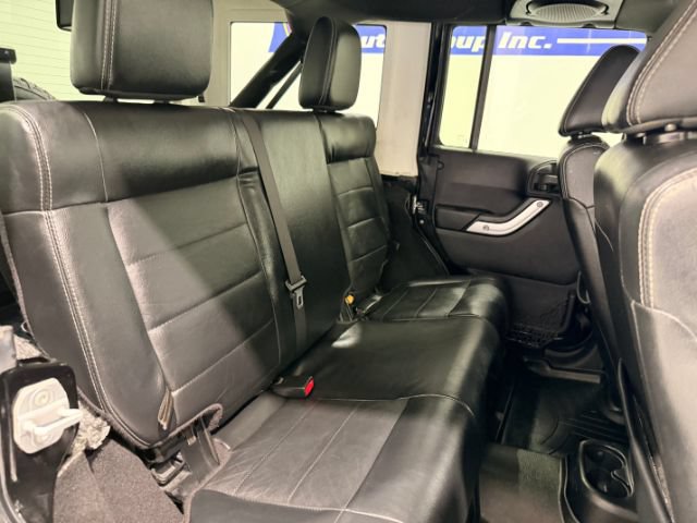Used 2012 Jeep Wrangler Unlimited Sahara w/ Connectivity Group AWD/4WD image 21