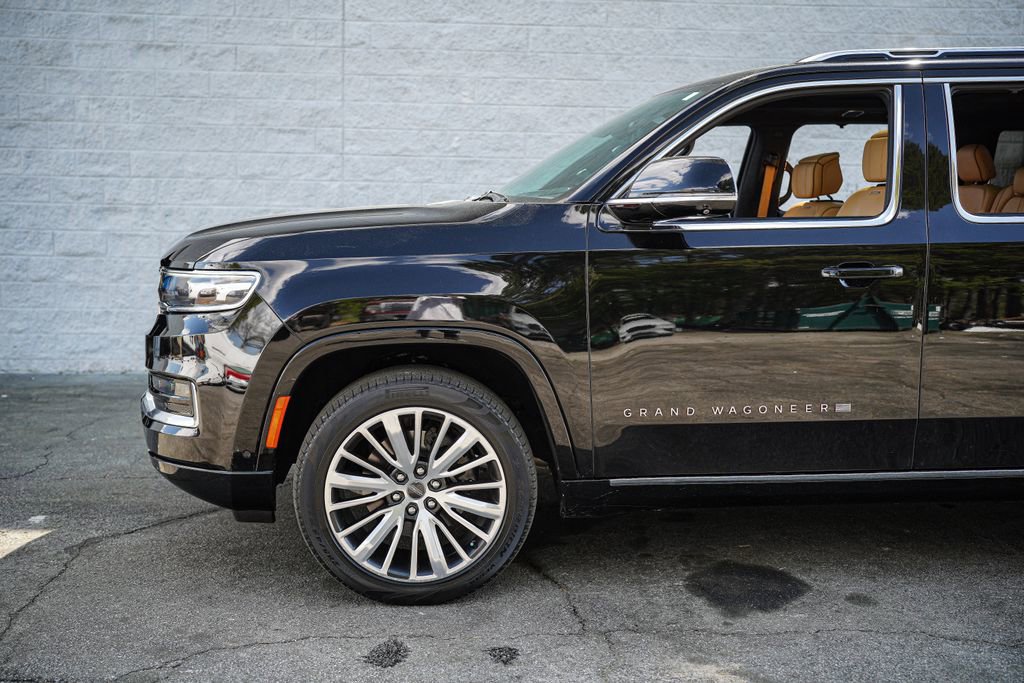 Used 2023 Jeep Grand Wagoneer Series III image 11