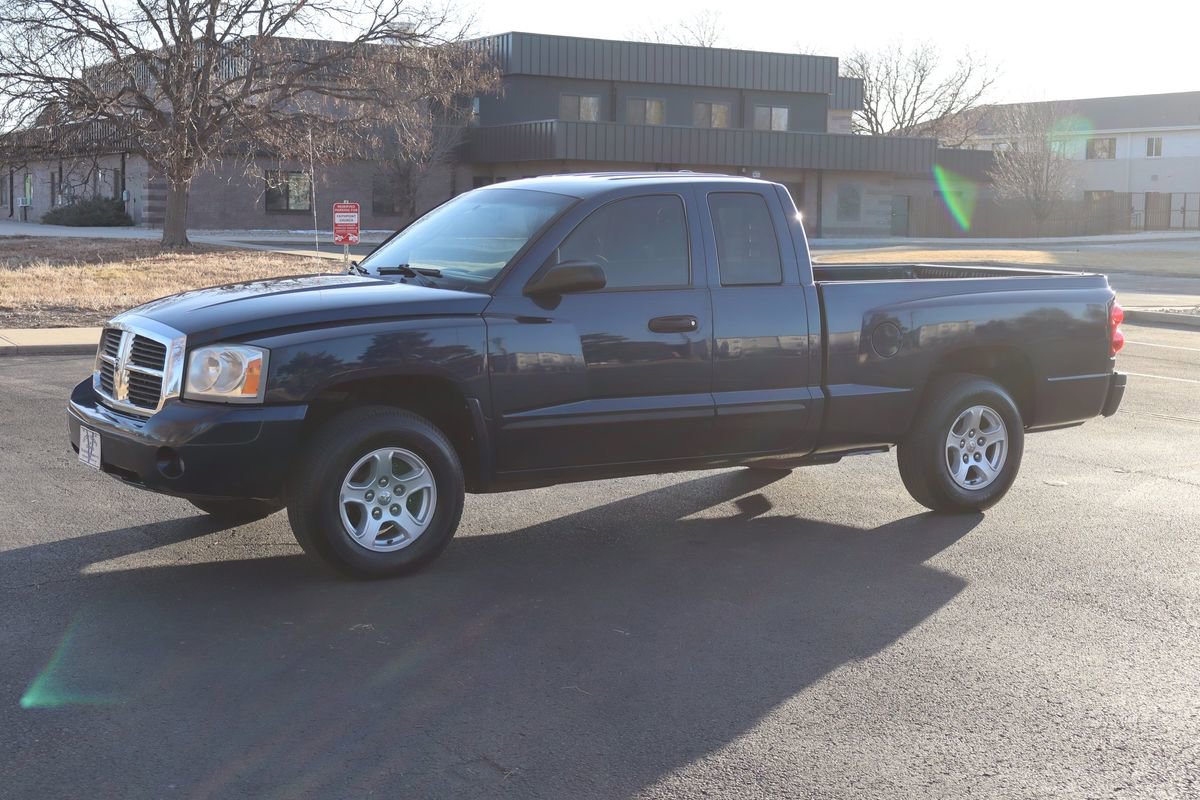 Used 2007 Dodge Dakota SLT image 10