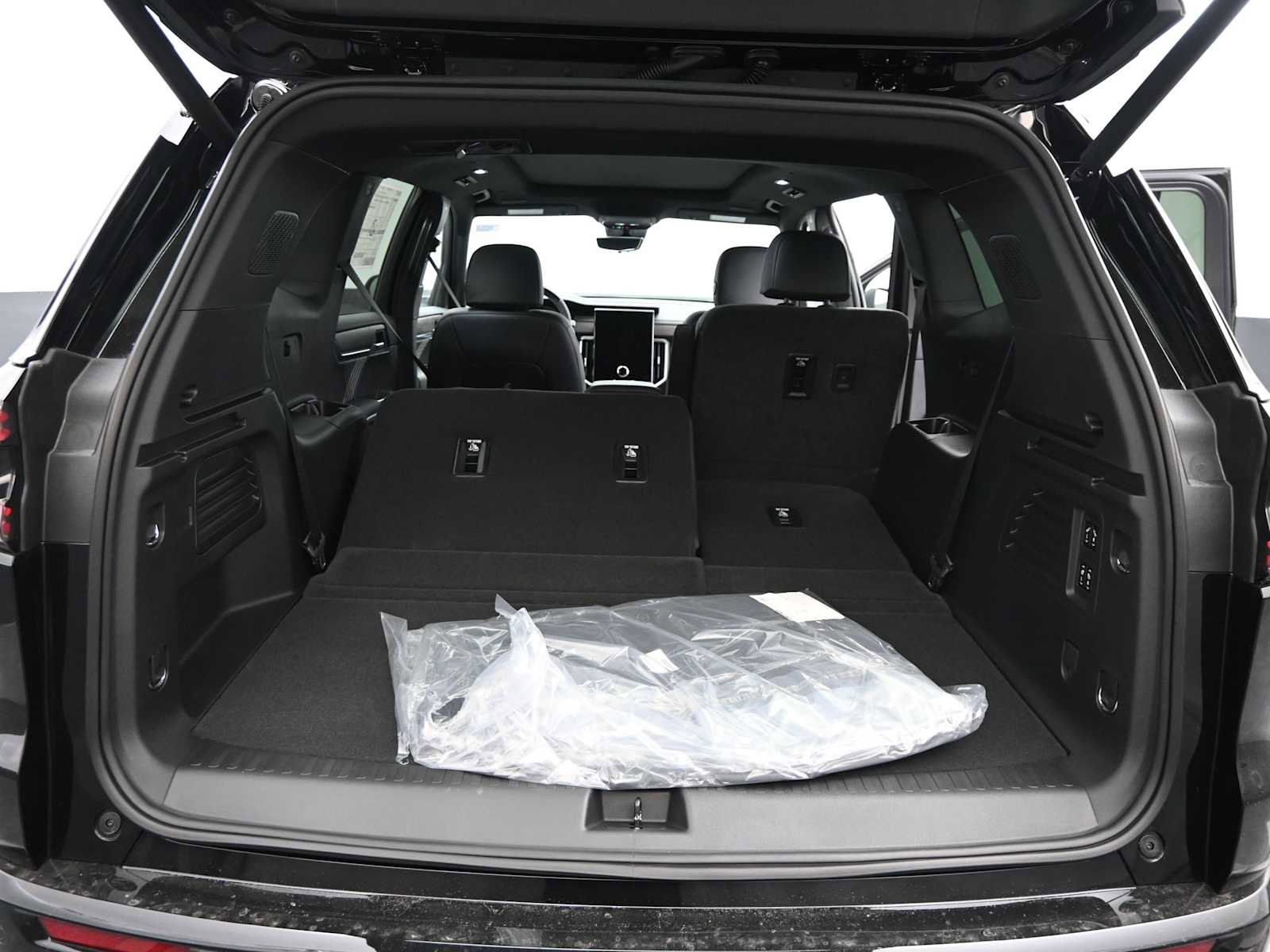 New 2026 GMC Acadia Denali w/ Super Cruise Package AWD/4WD image 13