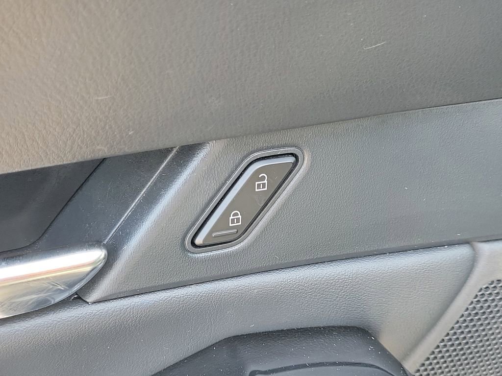 Used 2025 MAZDA CX-30 AWD 2.5 S w/ Preferred Package image 18