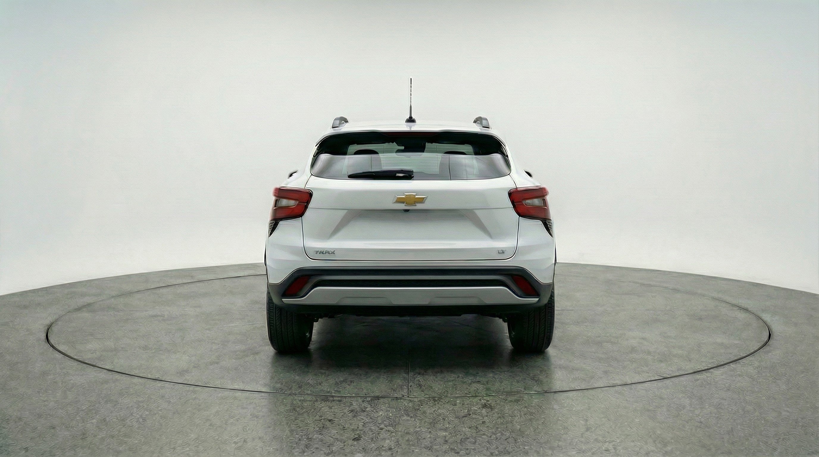 Used 2025 Chevrolet Trax LT FWD image 7