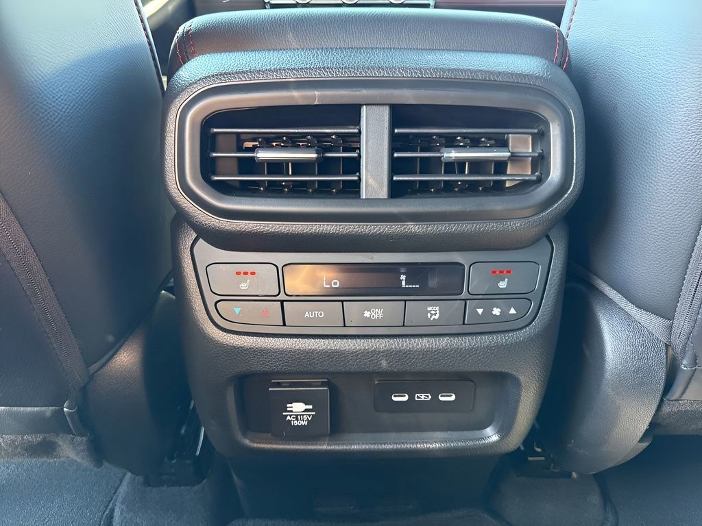 Used 2025 Honda Pilot Black Edition image 14