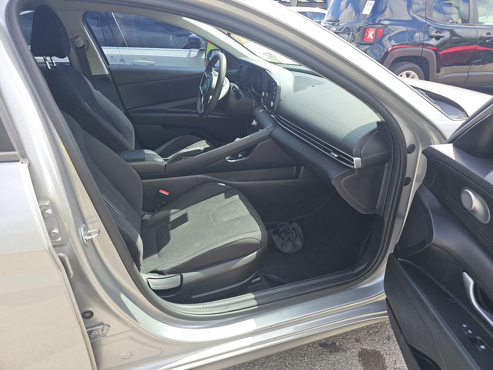 Used 2021 Hyundai Elantra SEL image 14