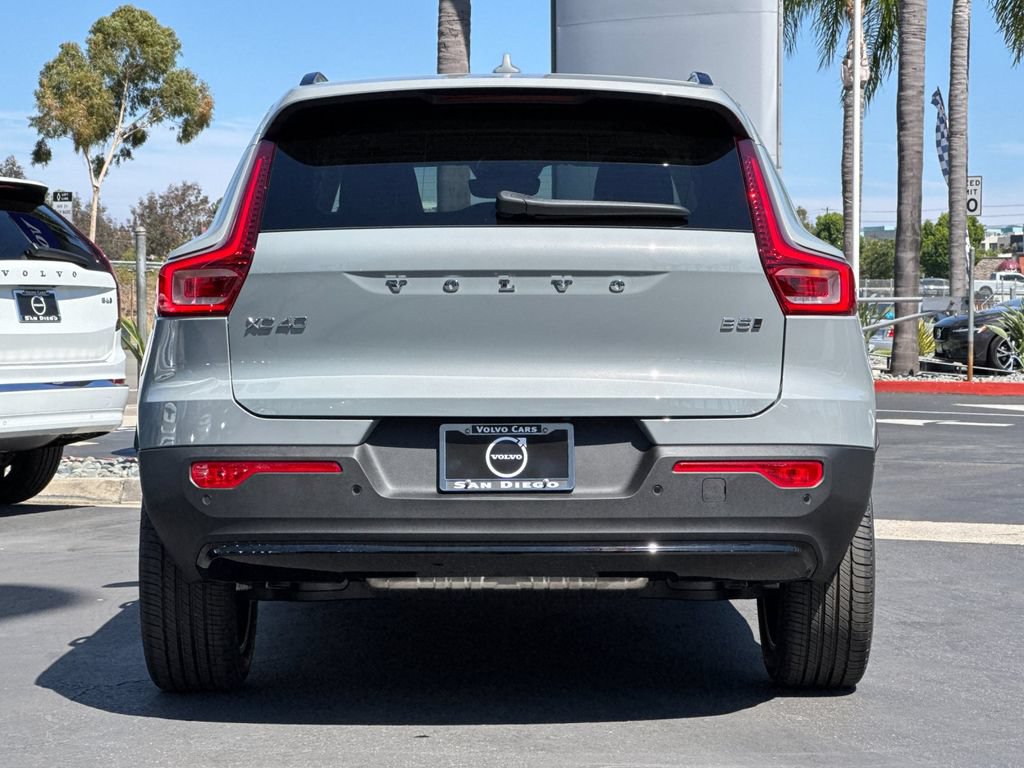 New 2026 Volvo XC40 B5 Plus w/ Protection Package Premier AWD/4WD image 4