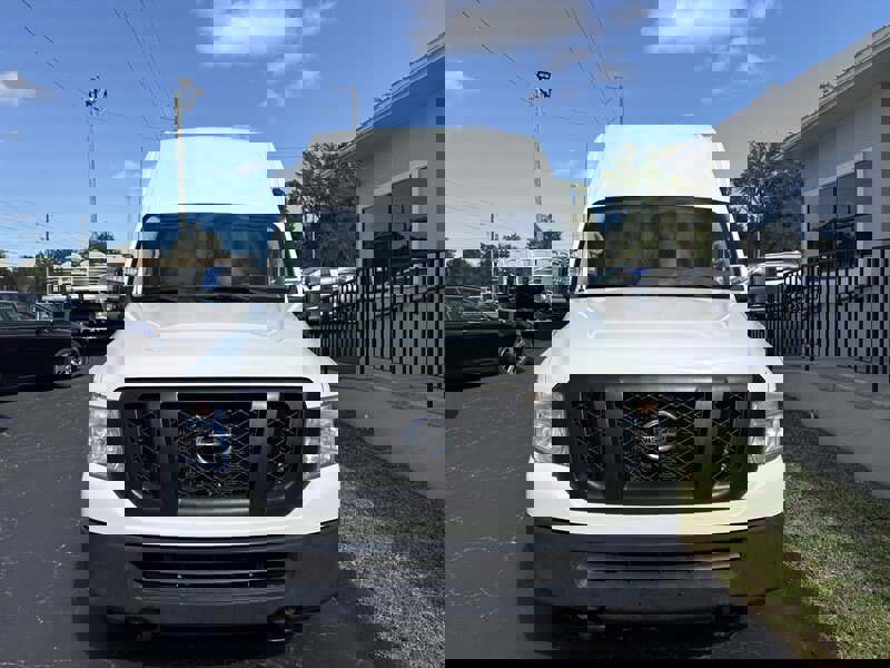 Used 2018 Nissan NV 2500 SV image 2