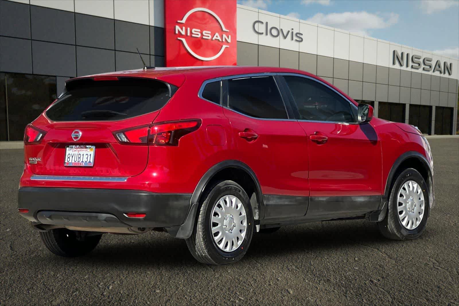 Used 2018 Nissan Rogue Sport S FWD image 3