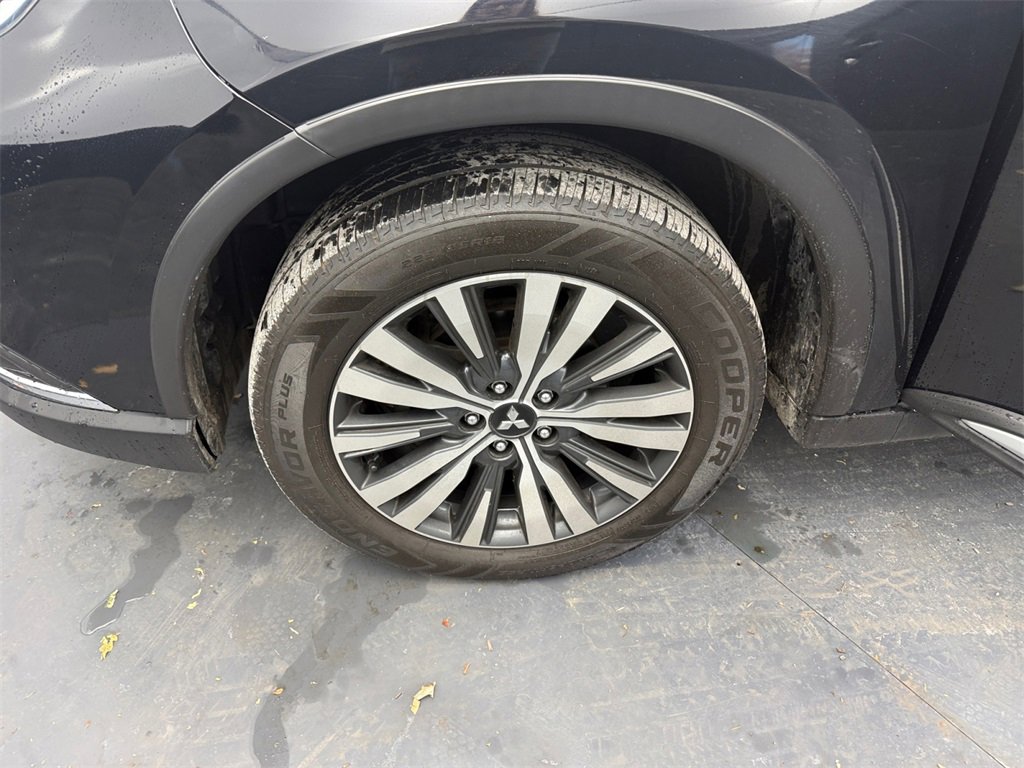 Used 2020 Mitsubishi Outlander ES image 36