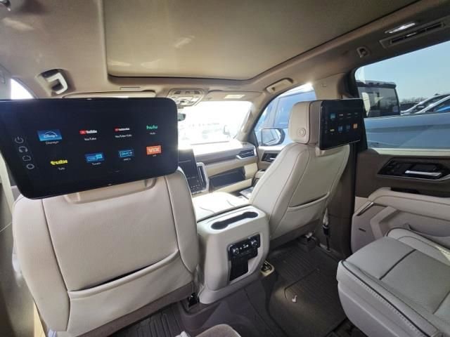 Used 2025 GMC Yukon XL Denali w/ Denali Reserve Package image 3