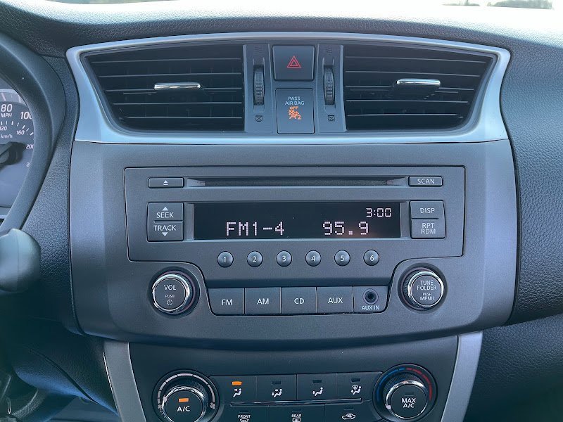 Used 2014 Nissan Sentra SV image 16