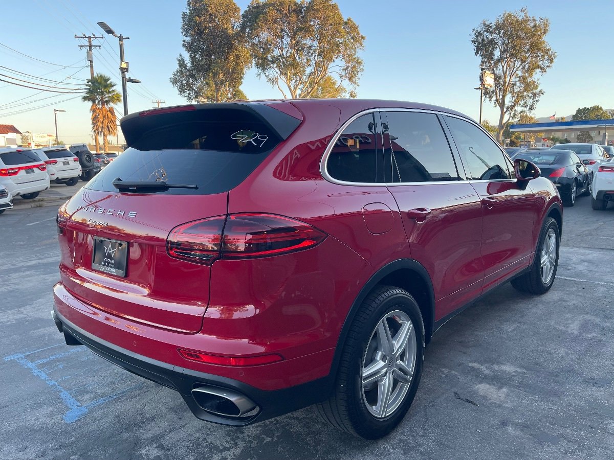 Used 2016 Porsche Cayenne AWD/4WD image 5