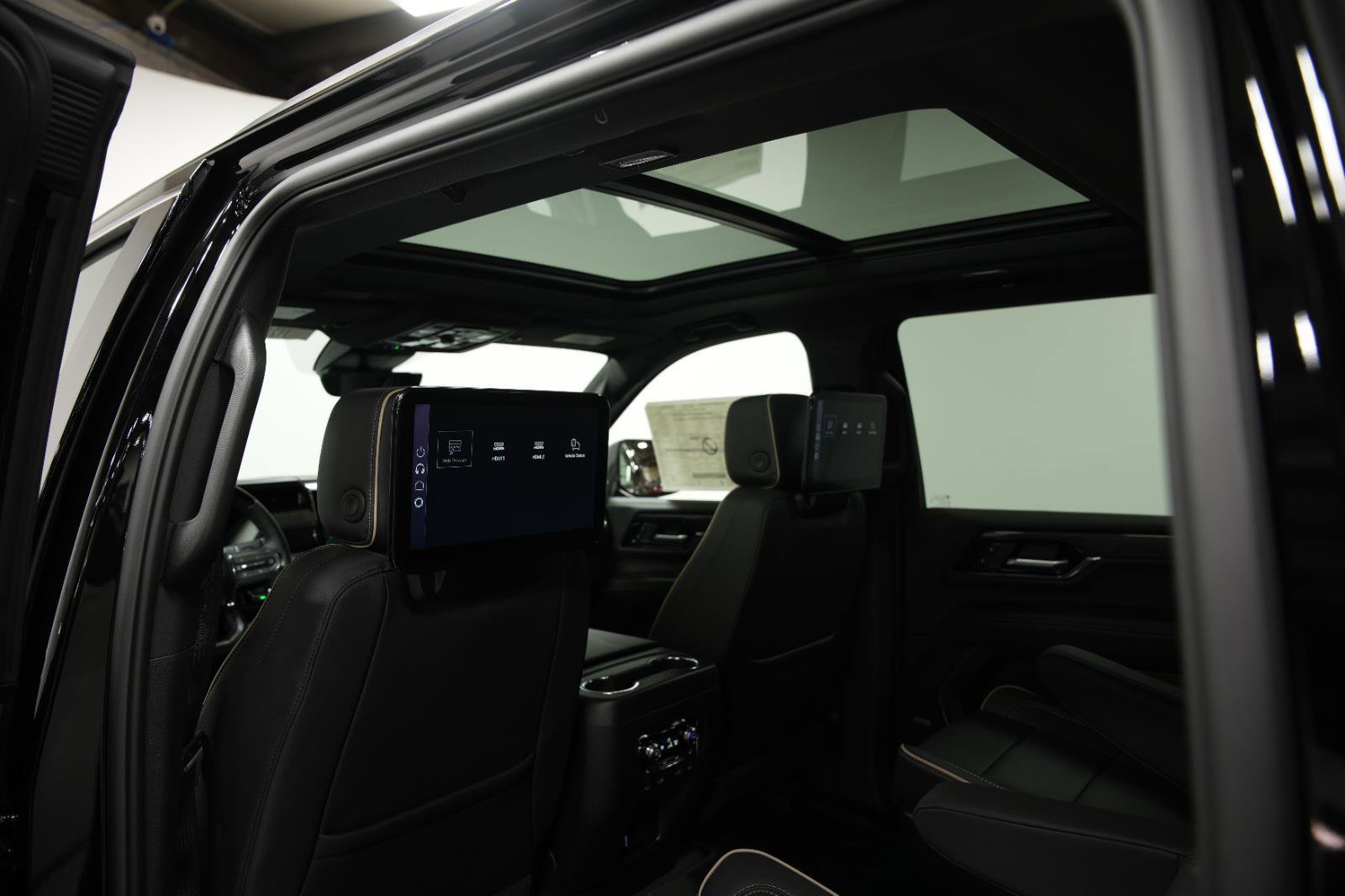 New 2026 GMC Yukon XL Elevation w/ Elevation Premium Package AWD/4WD image 25