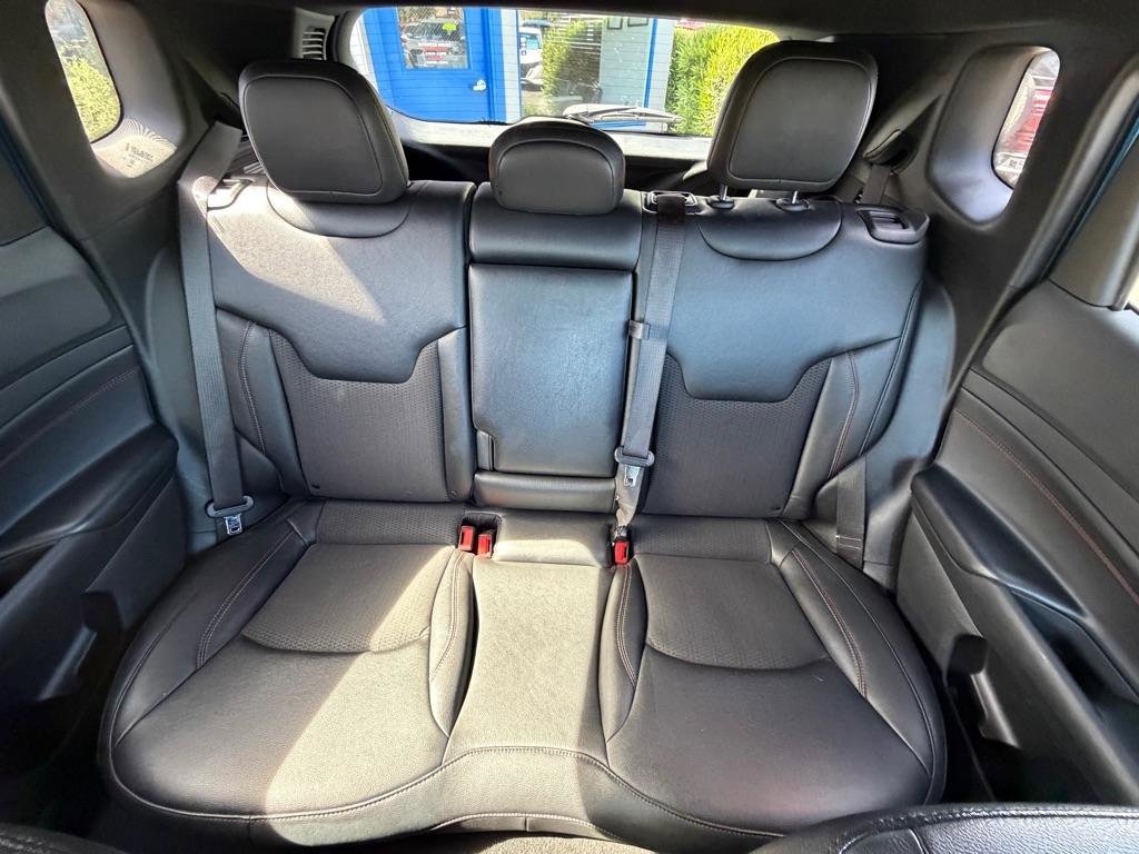 Used 2025 Jeep Compass Trailhawk AWD/4WD image 19