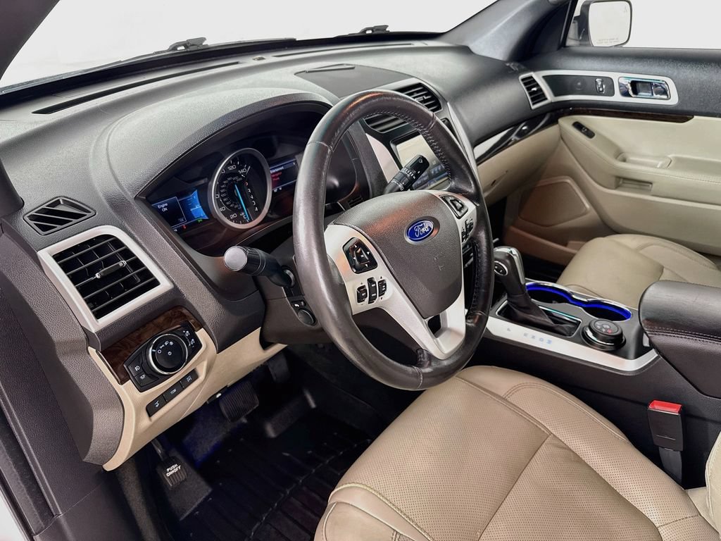 Used 2015 Ford Explorer Limited w/ Equipment Group 302A AWD/4WD image 10