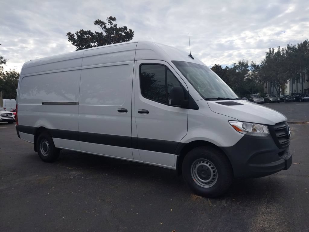Used 2022 Mercedes-Benz Sprinter 2500 image 1