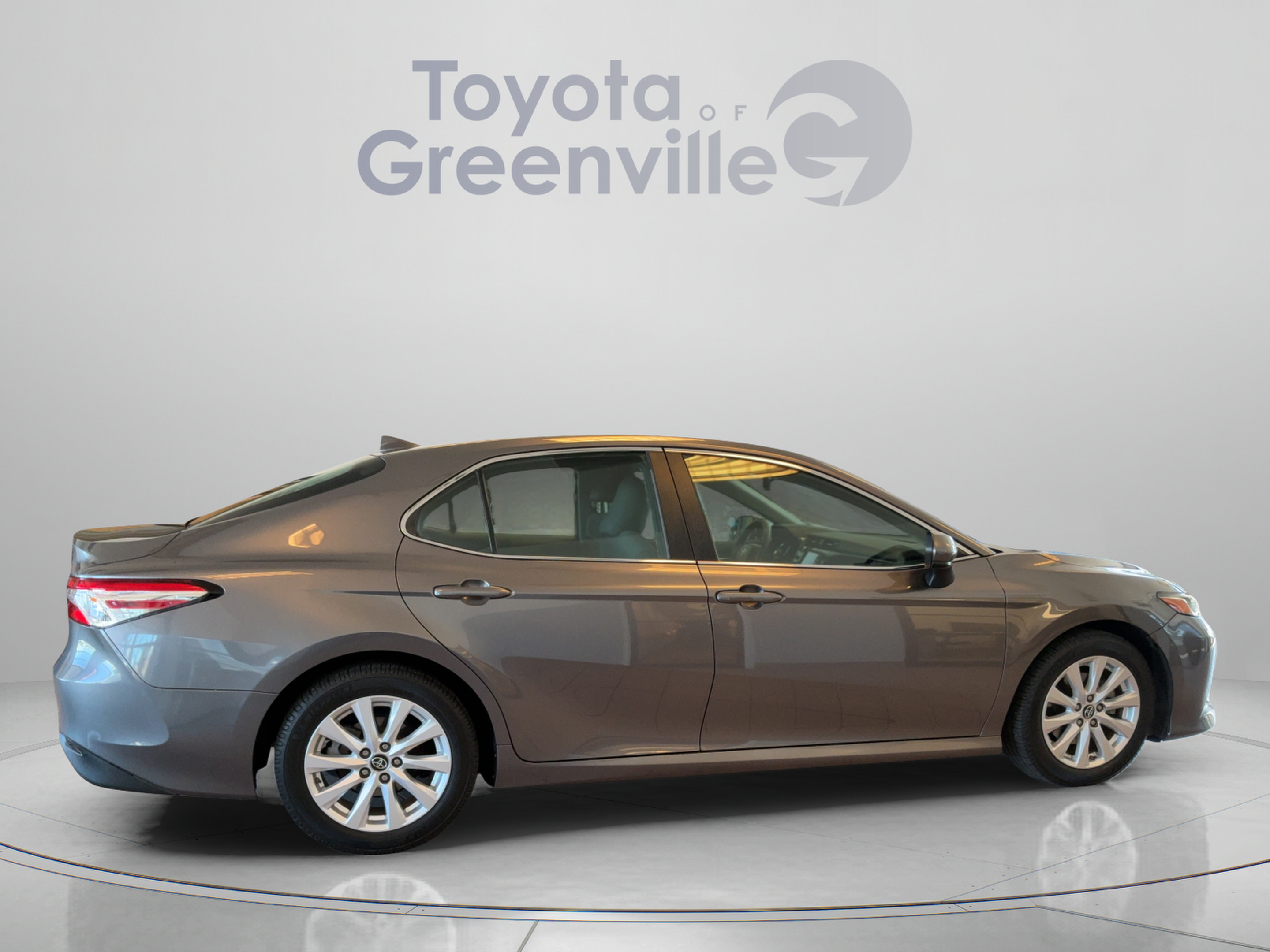 Used 2019 Toyota Camry LE FWD image 7