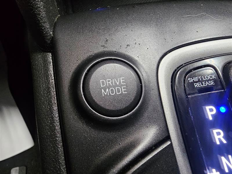 Used 2021 Hyundai Kona SE w/ Cargo Package image 16