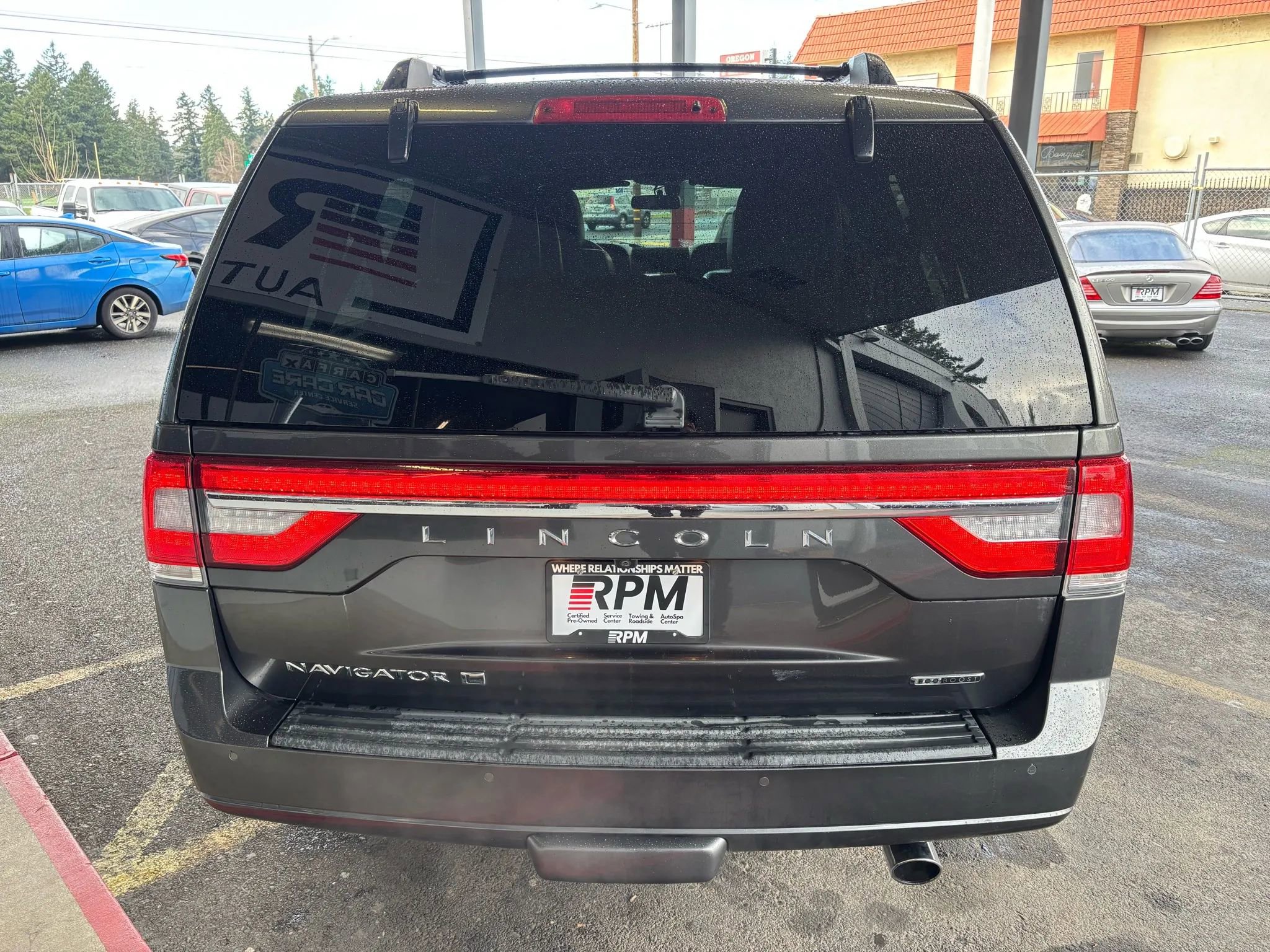 Used 2016 Lincoln Navigator L Select image 6