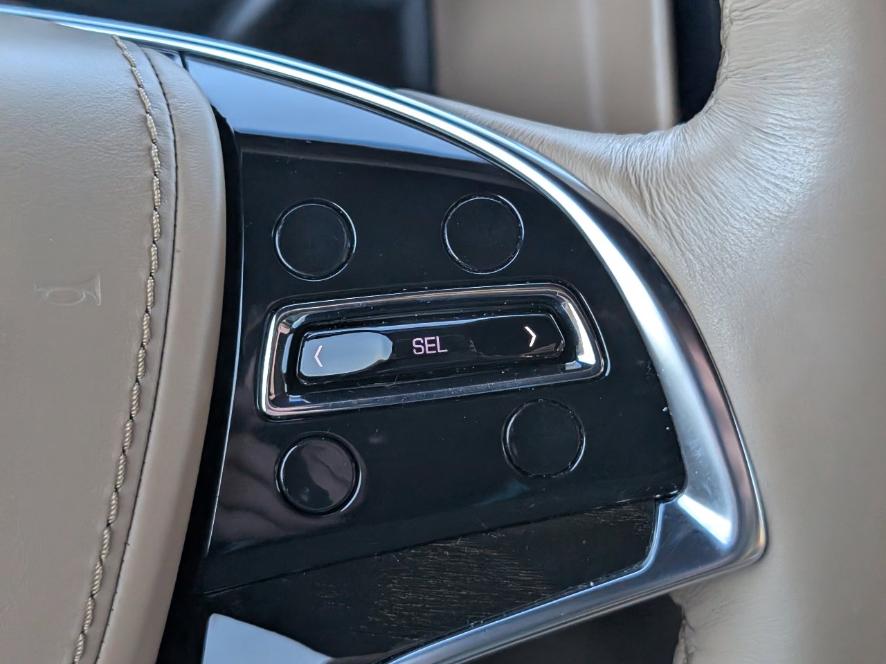 Used 2018 Cadillac Escalade Platinum image 16