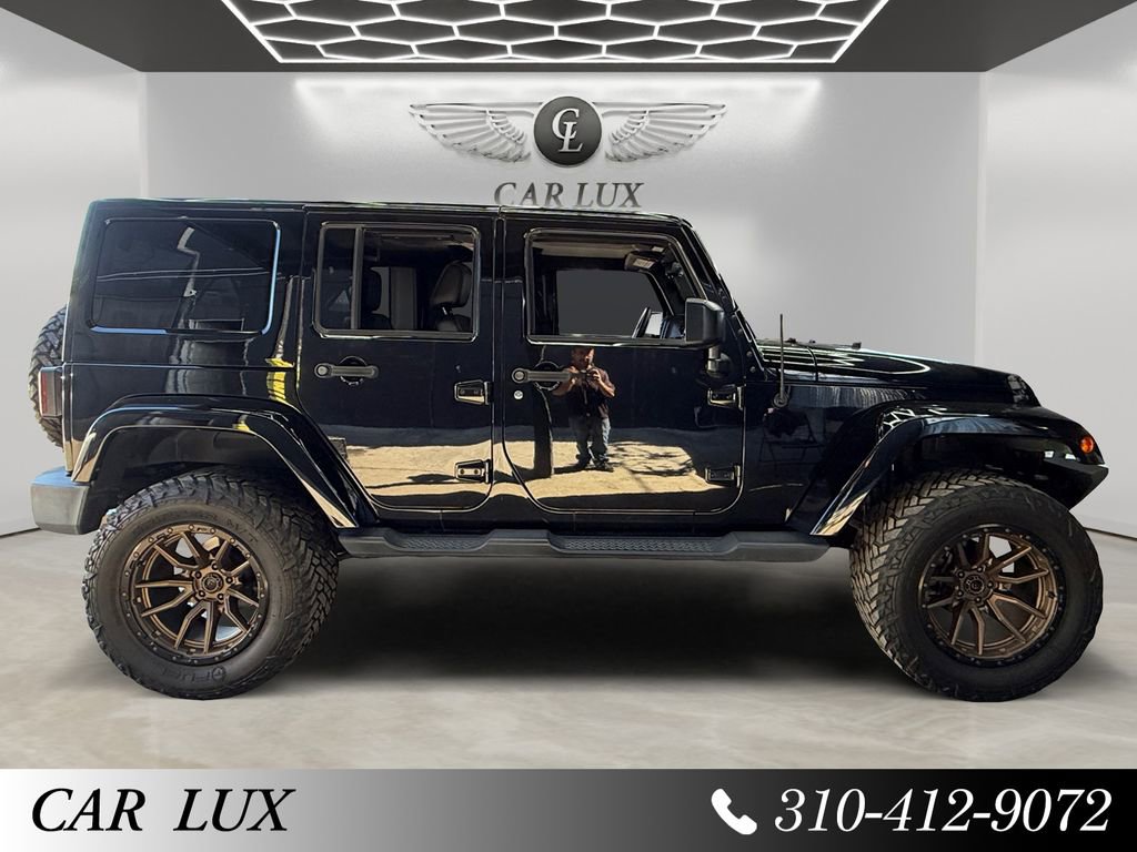 Used 2017 Jeep Wrangler Unlimited Sahara w/ Connectivity Group image 5
