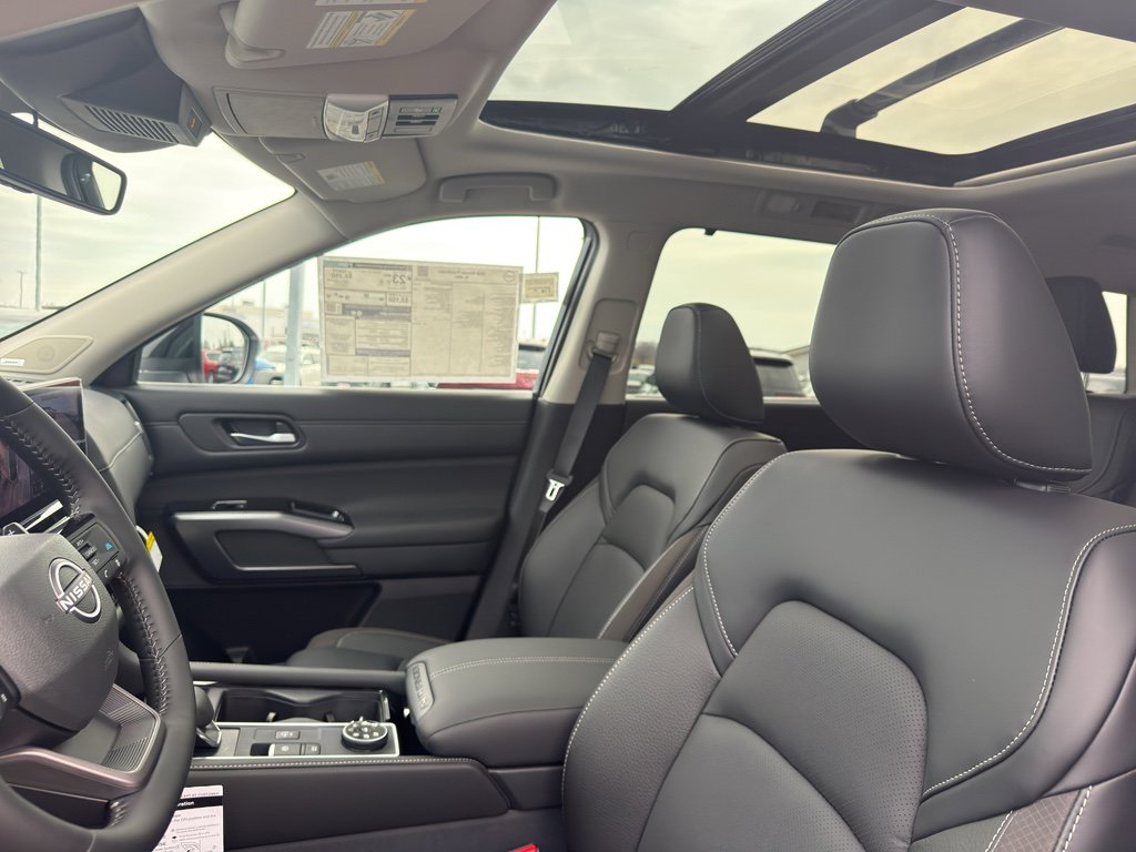 New 2026 Nissan Pathfinder SL image 26