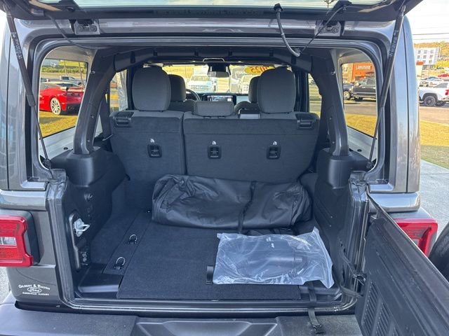 Used 2025 Jeep Wrangler Unlimited Sahara image 15