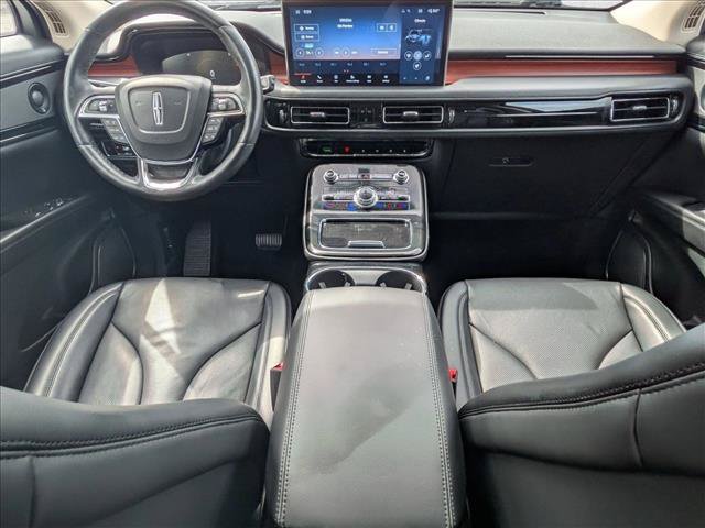 Used 2023 Lincoln Nautilus Reserve w/ Luxury Package AWD/4WD image 17