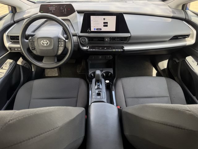 Used 2025 Toyota Prius LE FWD image 10
