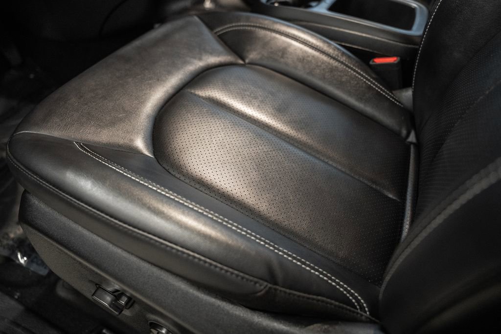 Used 2025 Chrysler Pacifica Select image 40