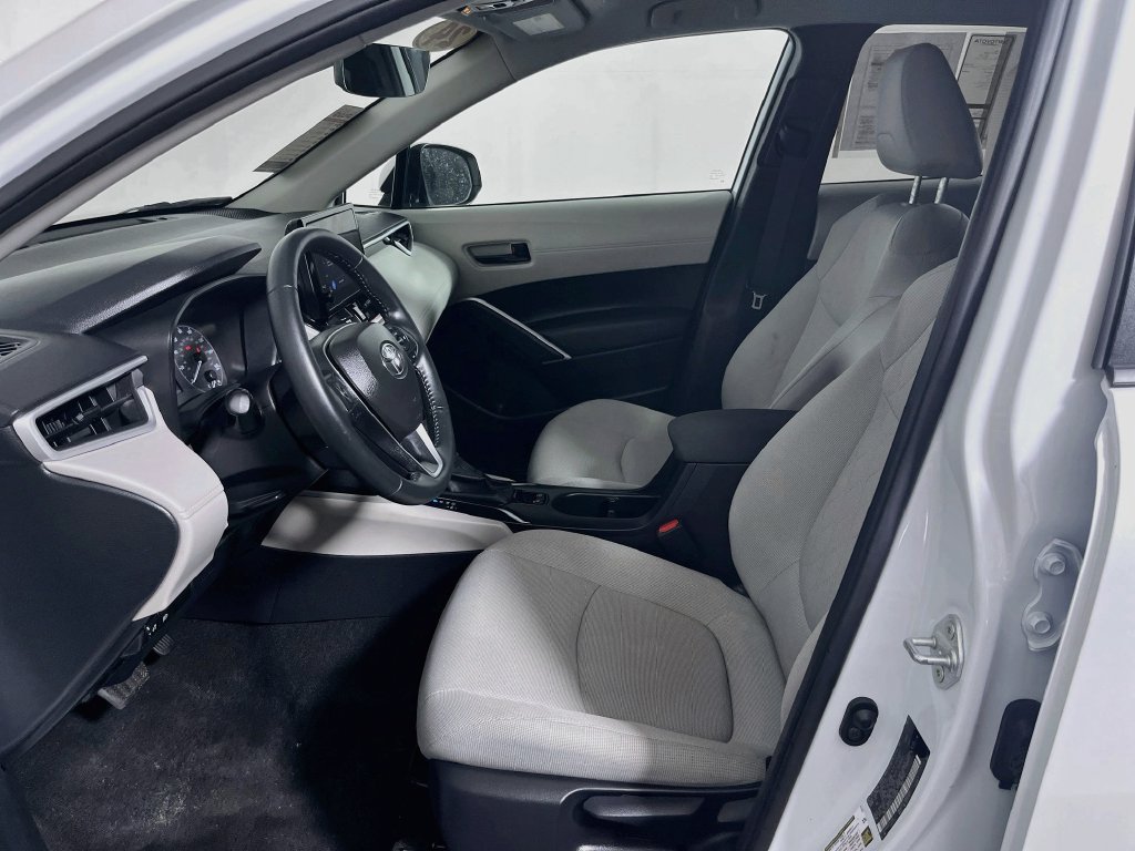 Used 2024 Toyota Corolla Cross LE AWD/4WD image 14