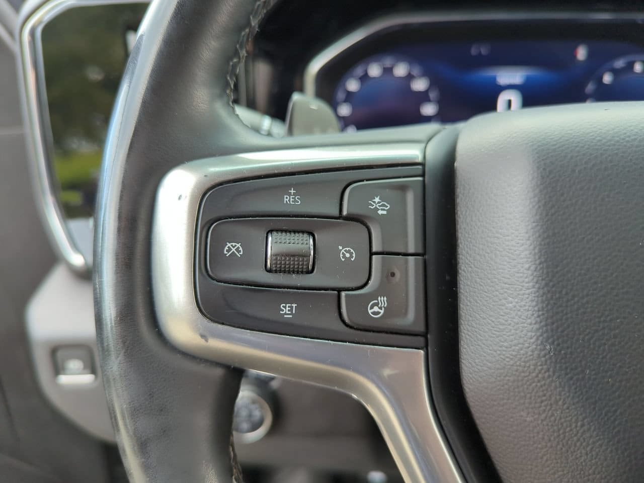 Used 2024 Chevrolet Silverado 1500 RST w/ Convenience Package II RWD image 11