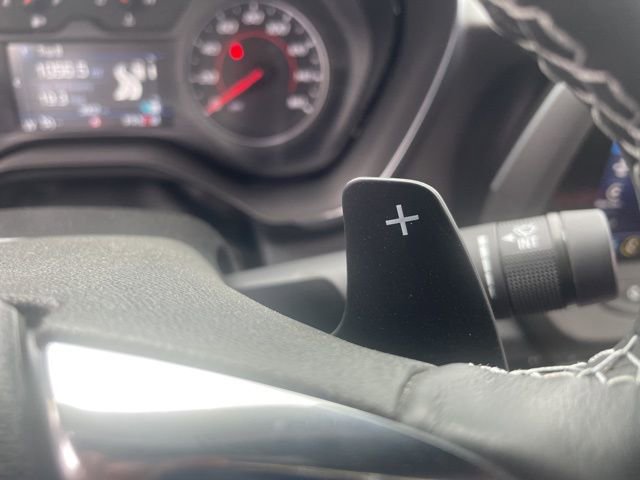 Used 2024 Chevrolet Camaro LT w/ Technology Package image 33