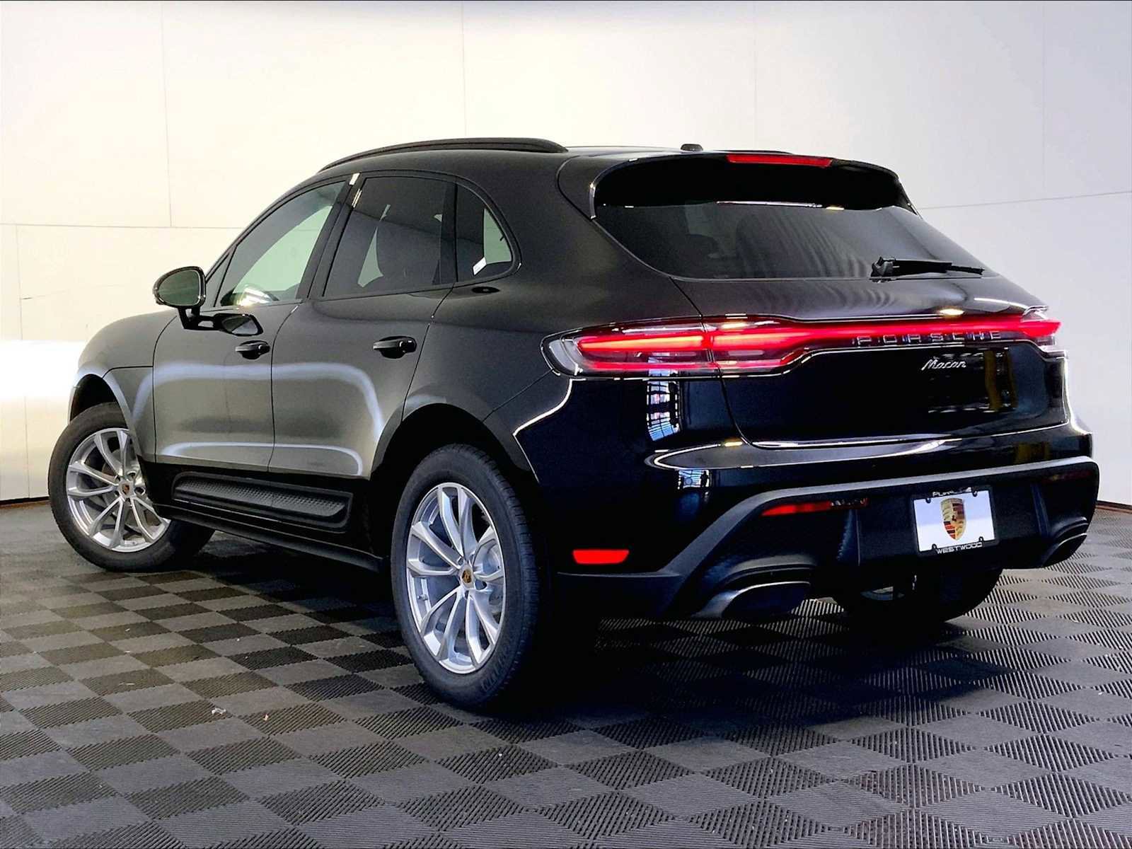 New 2026 Porsche Macan AWD/4WD image 3