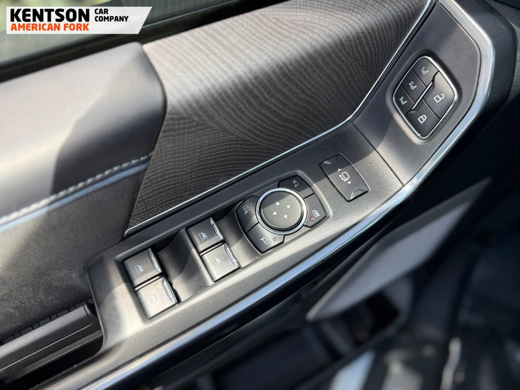 Used 2025 Ford F250 Platinum image 26